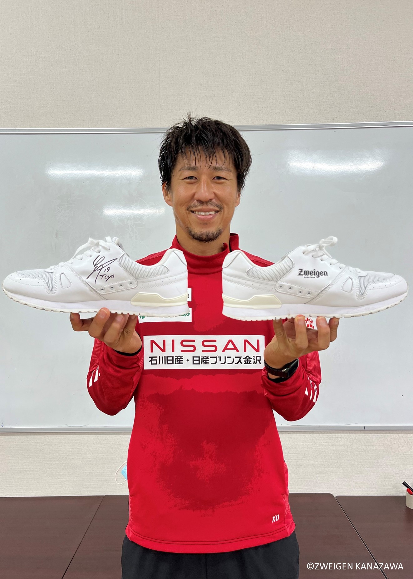 ツェーゲン金沢 上田樹選手 サイン入りユニフォーム HATTRICK（ハットトリック）-選手の想いをファンへ届ける公式