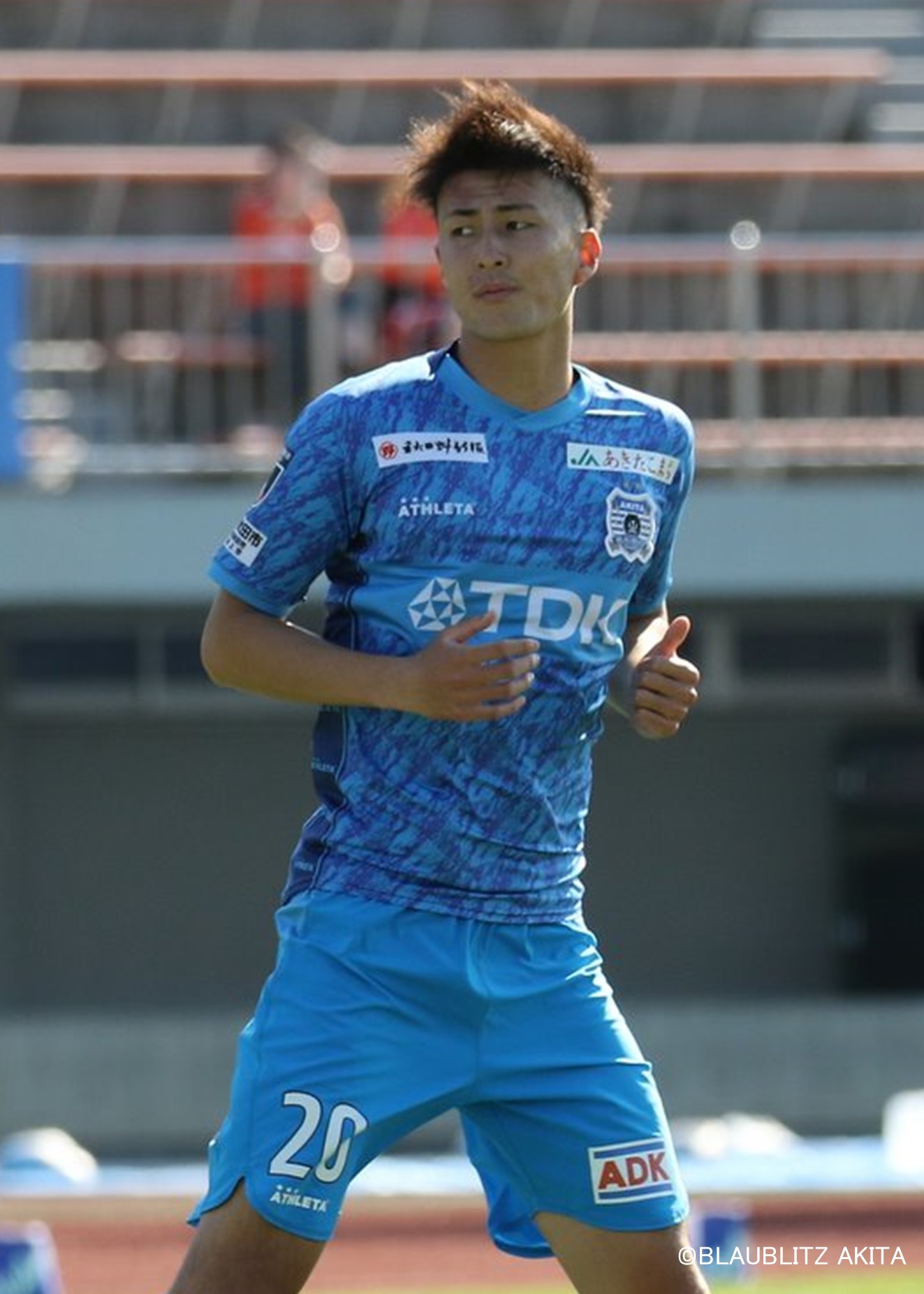 ブラウブリッツ秋田ハーフジップ 非売品 ブラウブリッツ秋田公式グッズ取り扱い店舗 | ブラウブリッツ秋田