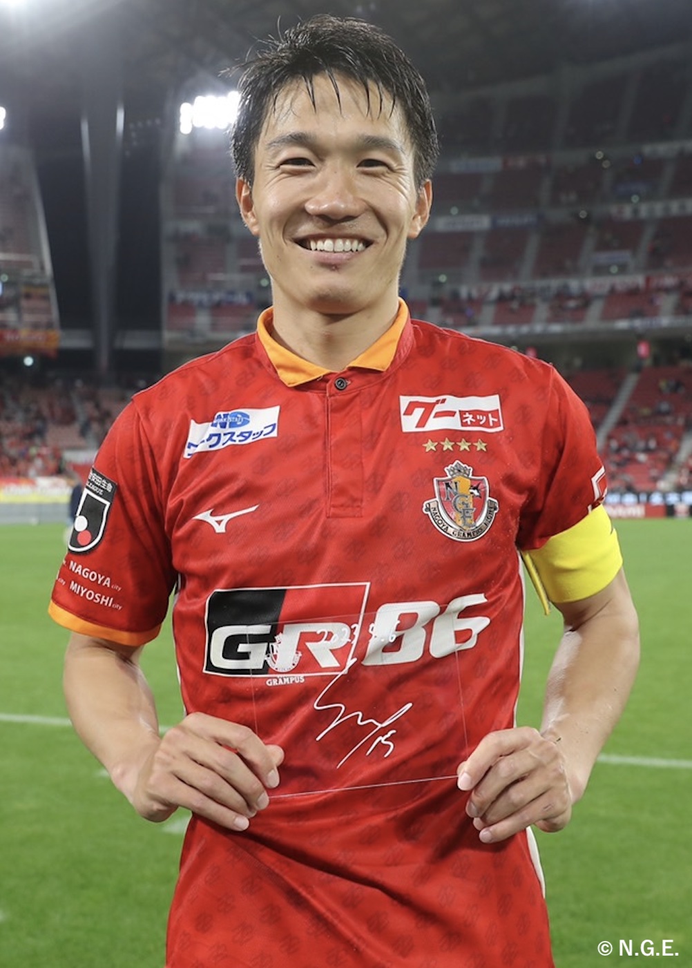 名古屋グランパス　アートパネル　ダイヤモンド特典　スタメン選手直筆サイン入り 名古屋グランパス 小野雅史選手直筆サイン入りカード - メルカリ