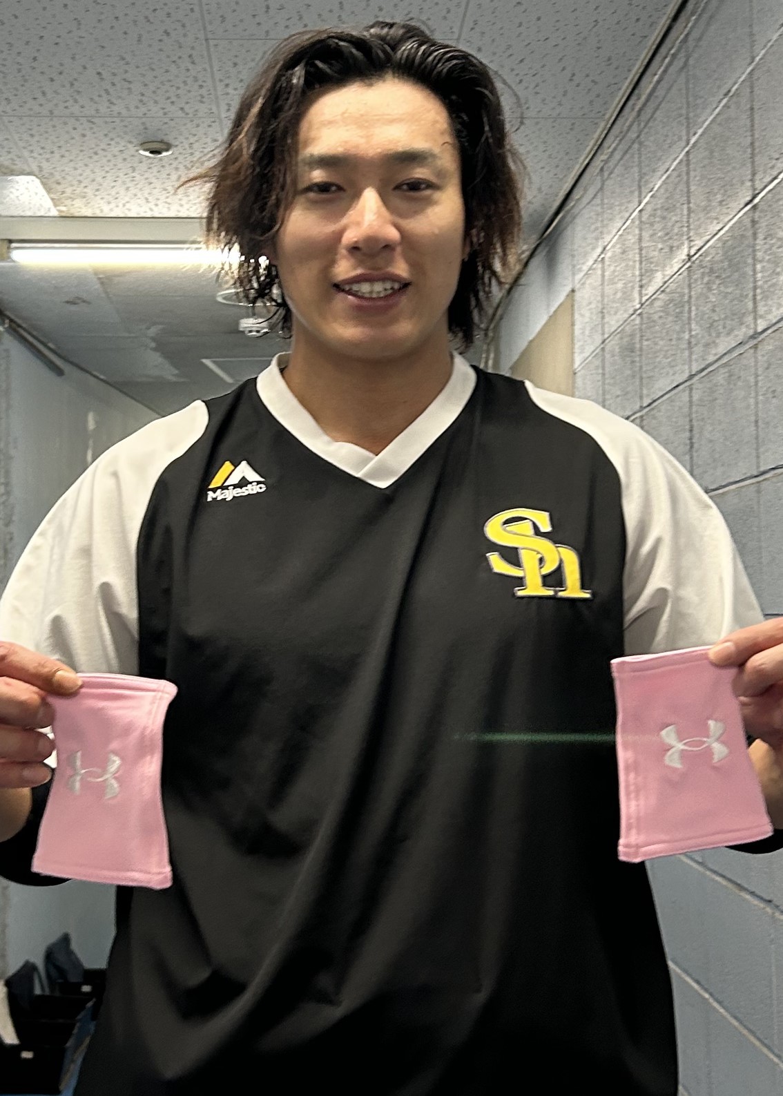UNDER ARMOR 松田宣浩 吉田正尚直筆サイン入りスパイク UNDER ARMOR 松田宣浩 吉田正尚直筆サイン入りスパイク - メルカリ
