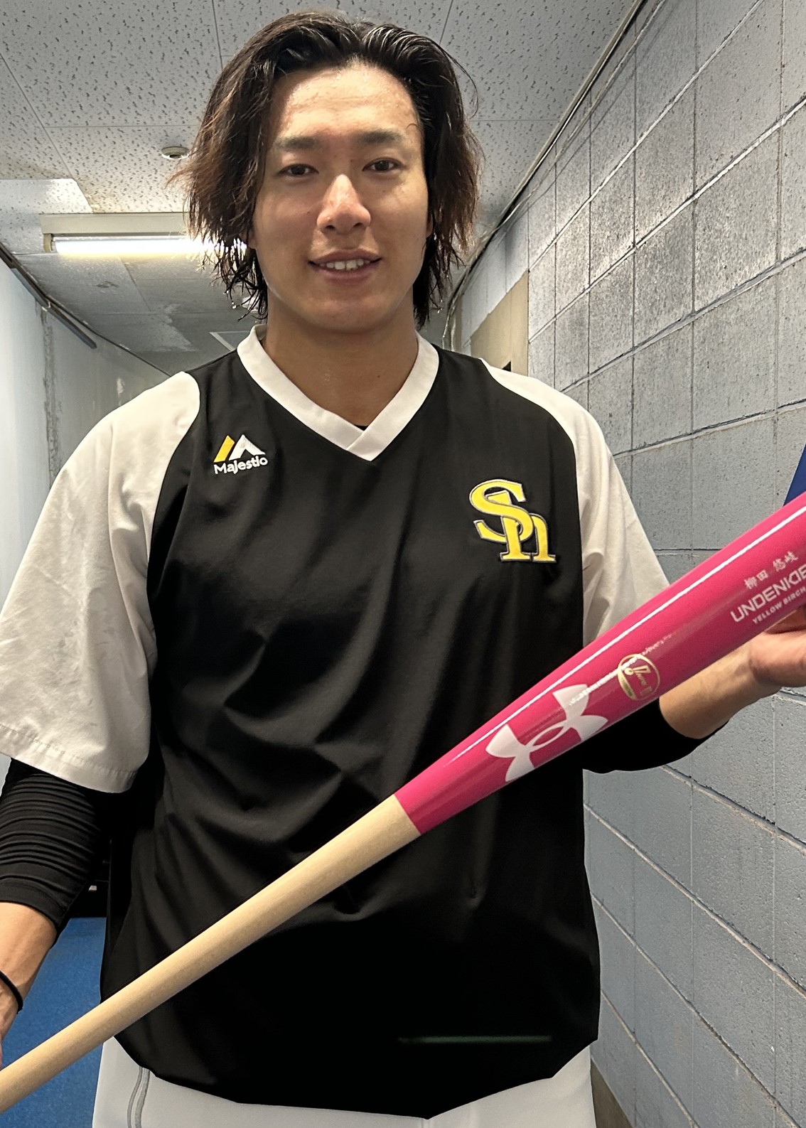 UNDER ARMOR 松田宣浩 吉田正尚直筆サイン入りスパイク UNDER ARMOR 松田宣浩 吉田正尚直筆サイン入りスパイク - メルカリ
