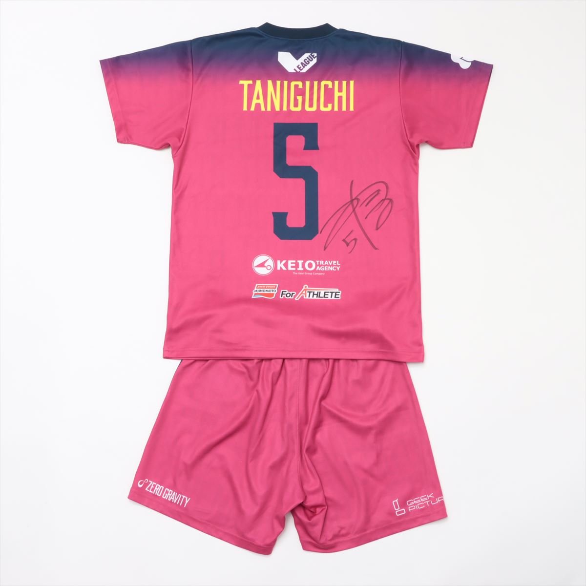 【実使用】東京グレートベアーズ 谷口渉選手 サイン入りユニフォーム上下セット HATTRICK（ハットトリック）-選手の想いをファンへ届ける公式