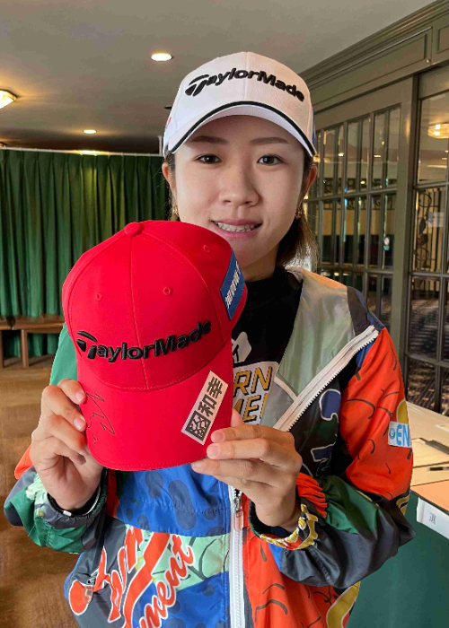 アースモンダミンカップ大会記念キャップ 尾関彩美悠プロ 直筆サイン入り アースモンダミンカップ大会記念キャップ 尾関彩美悠プロ 直筆
