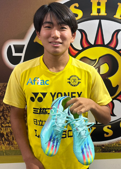 最安値，安い 柏レイソル 山本桜大選手 直筆サインカード