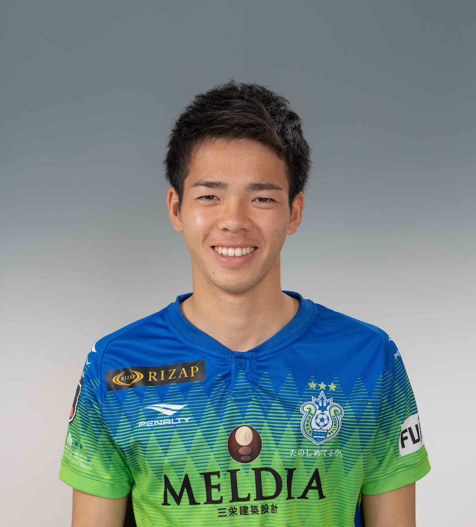 【値下げ】　湘南ベルマーレ　2019年サイン入りユニフォーム HATTRICK（ハットトリック）-選手の想いをファンへ届ける公式