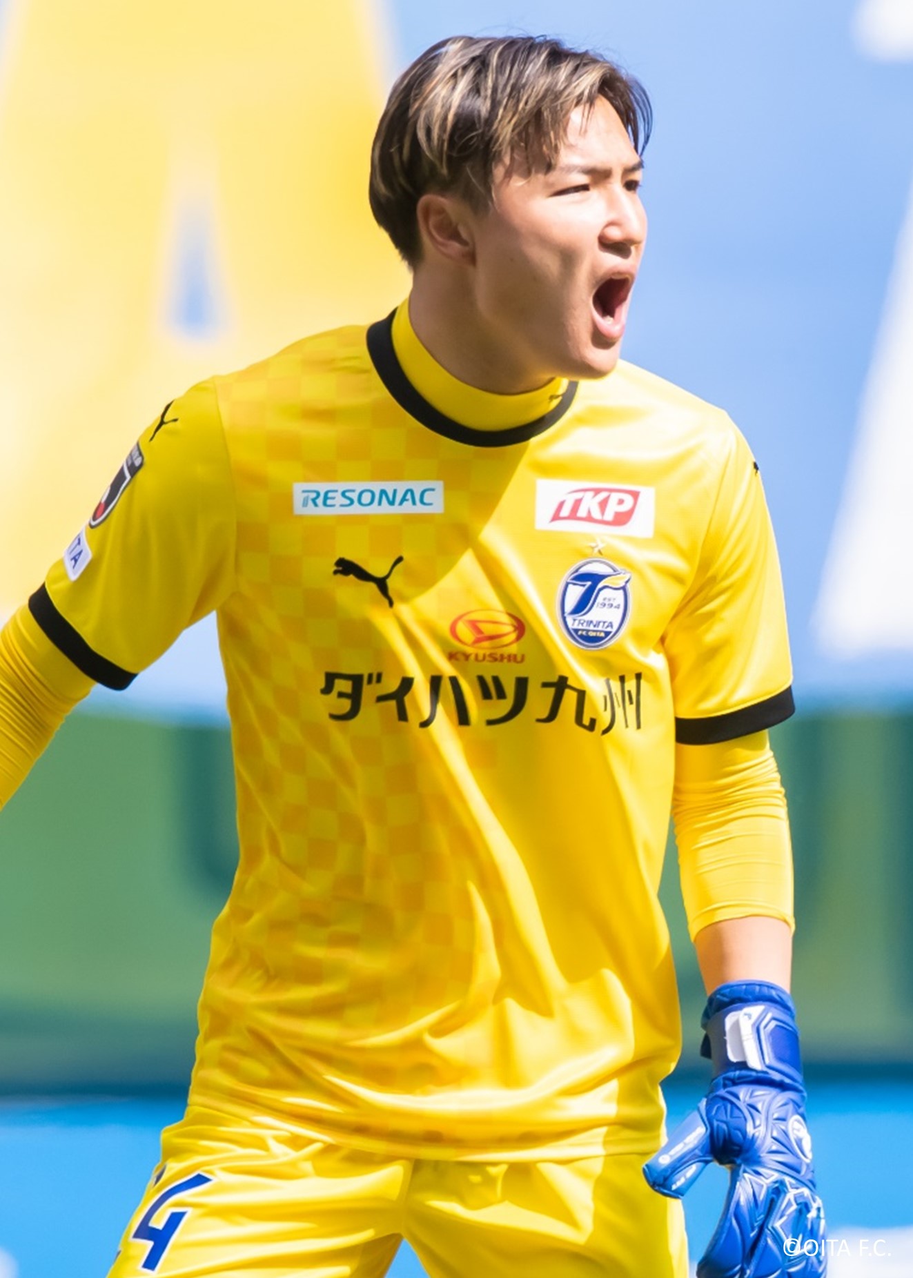 大分トリニータ 三平和司選手直筆サイン入り ユニフォーム