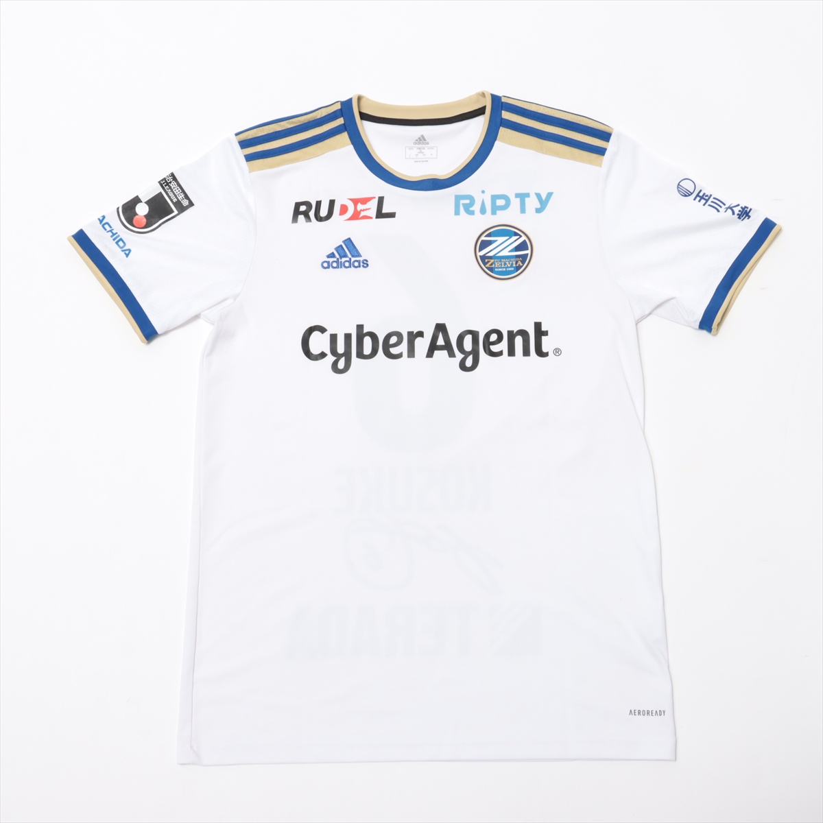 Realmadridの選手の直筆サイン入り集合写真 Amazon.co.jp: Realmadridの選手の直筆サイン入り集合写真