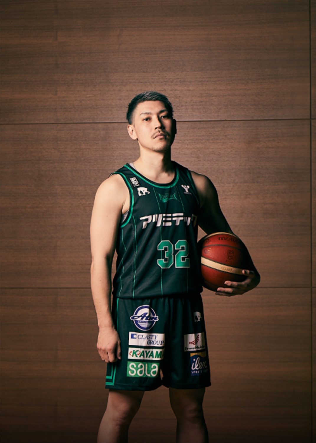 【チャリティ】島屋 八徳(徳島)サイン入りランニングシューズ132 沖縄津堅島のにんじんアイランドから届く、やさしいニンジンジュース