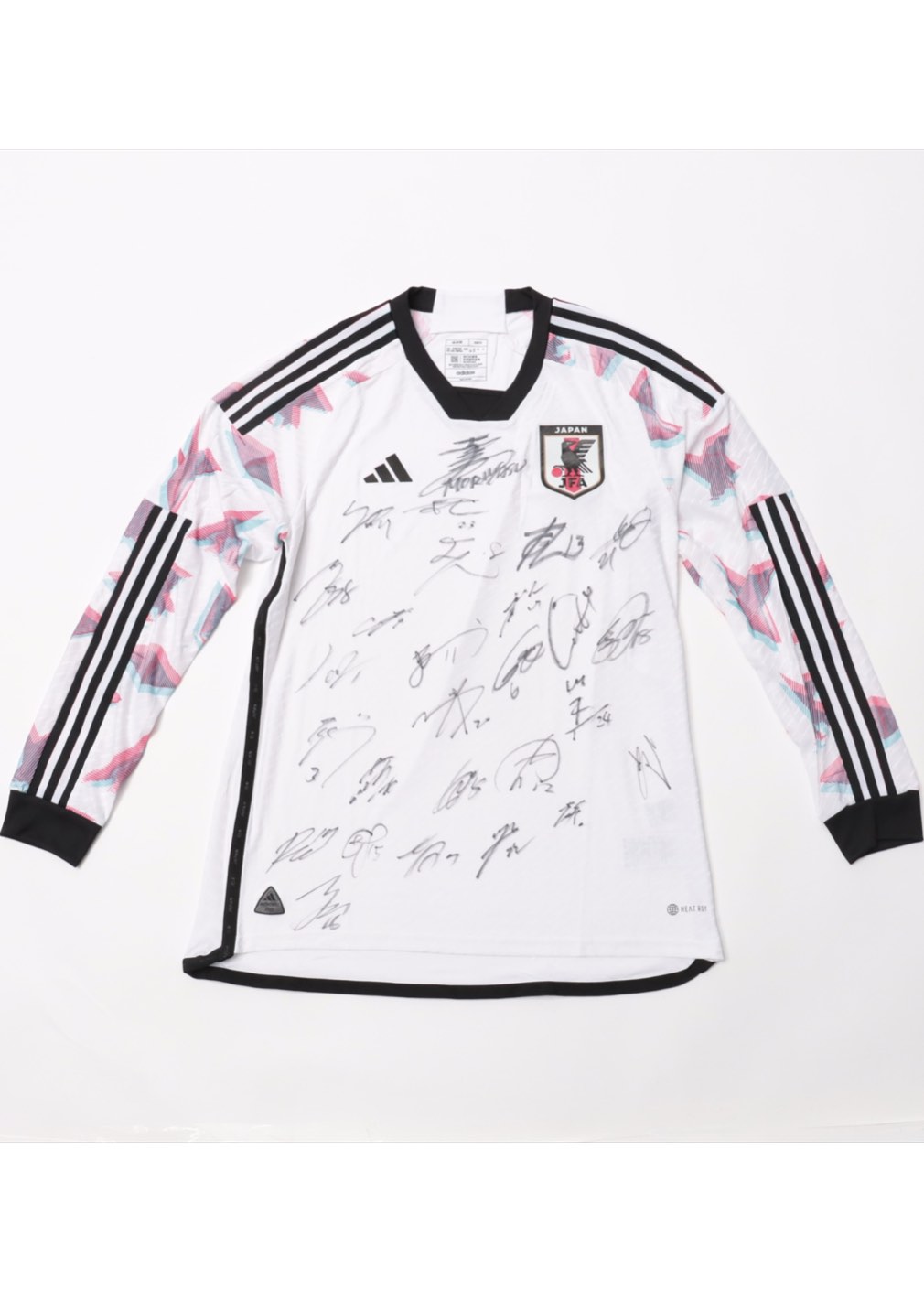 MIZUNO - ★貴重品★ＪＯＭＯカップ 2009Ｊリーグ選抜 阿部勇樹サイン入りユニフォーム Amazon.co.jp: adidas 2010-12 日本代表ユニフォーム 半袖＃18