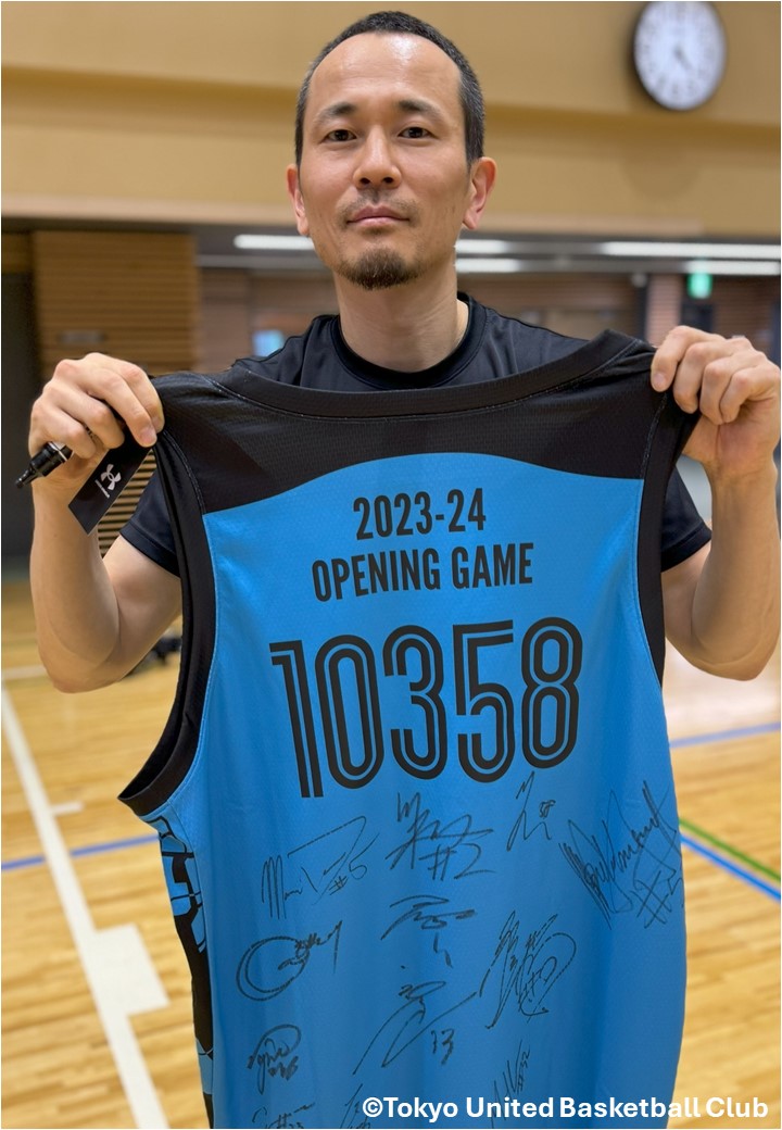 新品【全選手サイン入り】2024シーズン所属 全選手サイン入りユニフォーム 勝ちユニ0706.jpg
