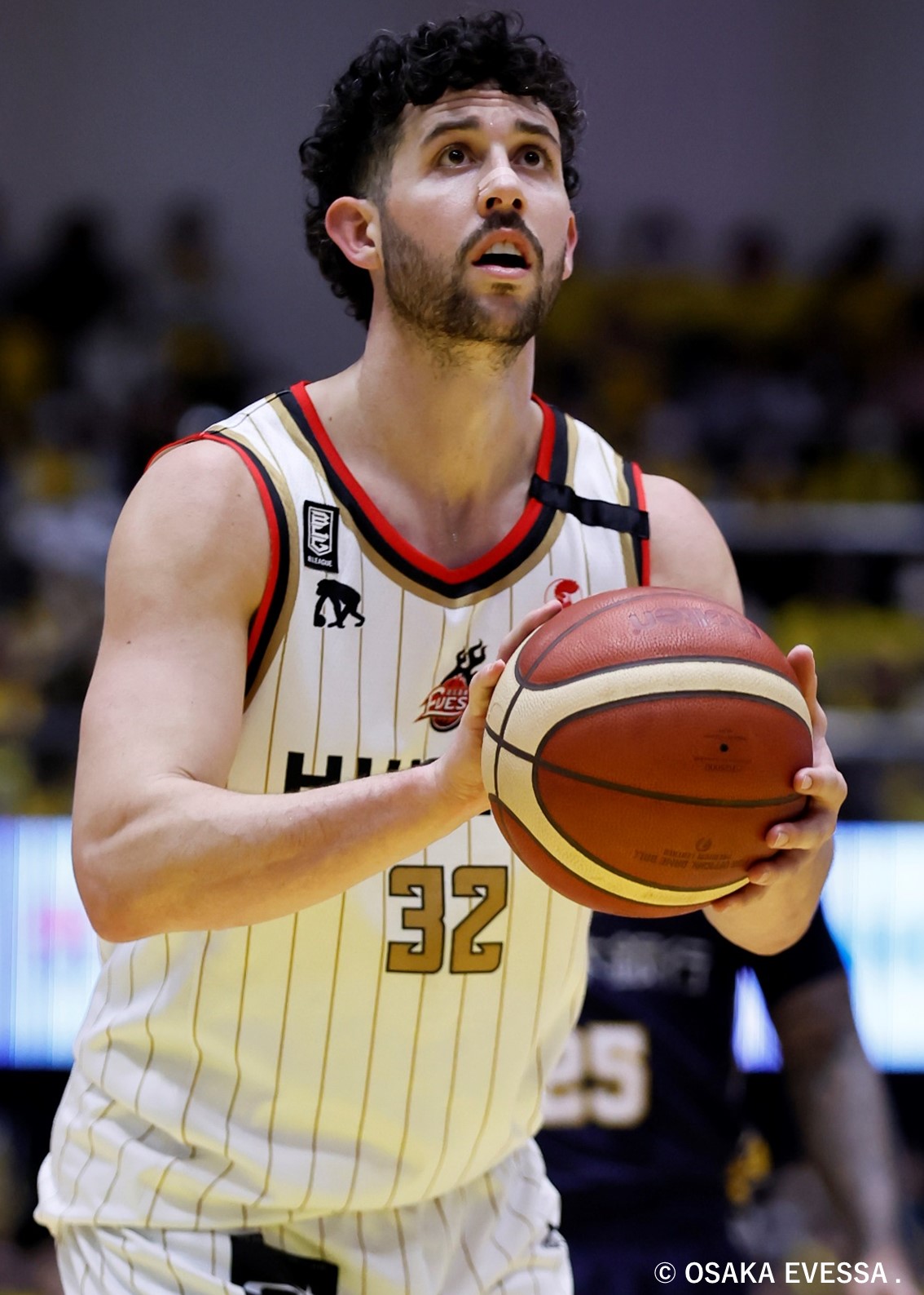 大阪エヴェッサ橋本拓哉選手試合着用　サイン入ユニフォーム上下 大阪エヴェッサ】高性能スリーポイントシューター橋本拓哉（大阪