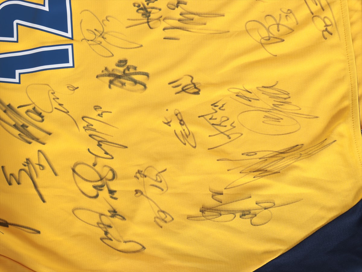 ジェフ　千葉　巻誠一郎　選手　ユニフォーム　直筆　サイン ジェフ 千葉 巻誠一郎 選手 ユニフォーム 直筆 サイン ウェア