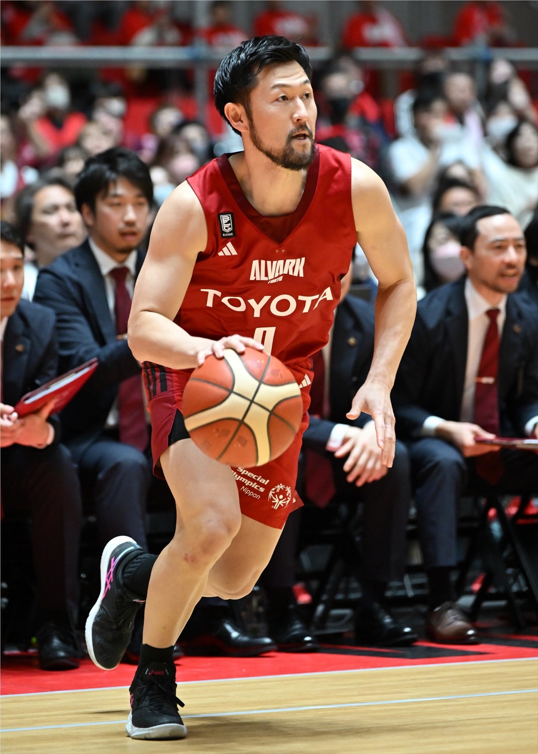 ⭐︎お値下げ中⭐︎豪華アルバルク東京7選手の直筆サイン入りTシャツ 7_black.jpg