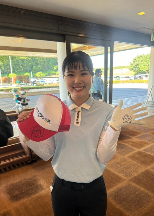 アースモンダミンカップ大会記念キャップ 尾関彩美悠プロ 直筆