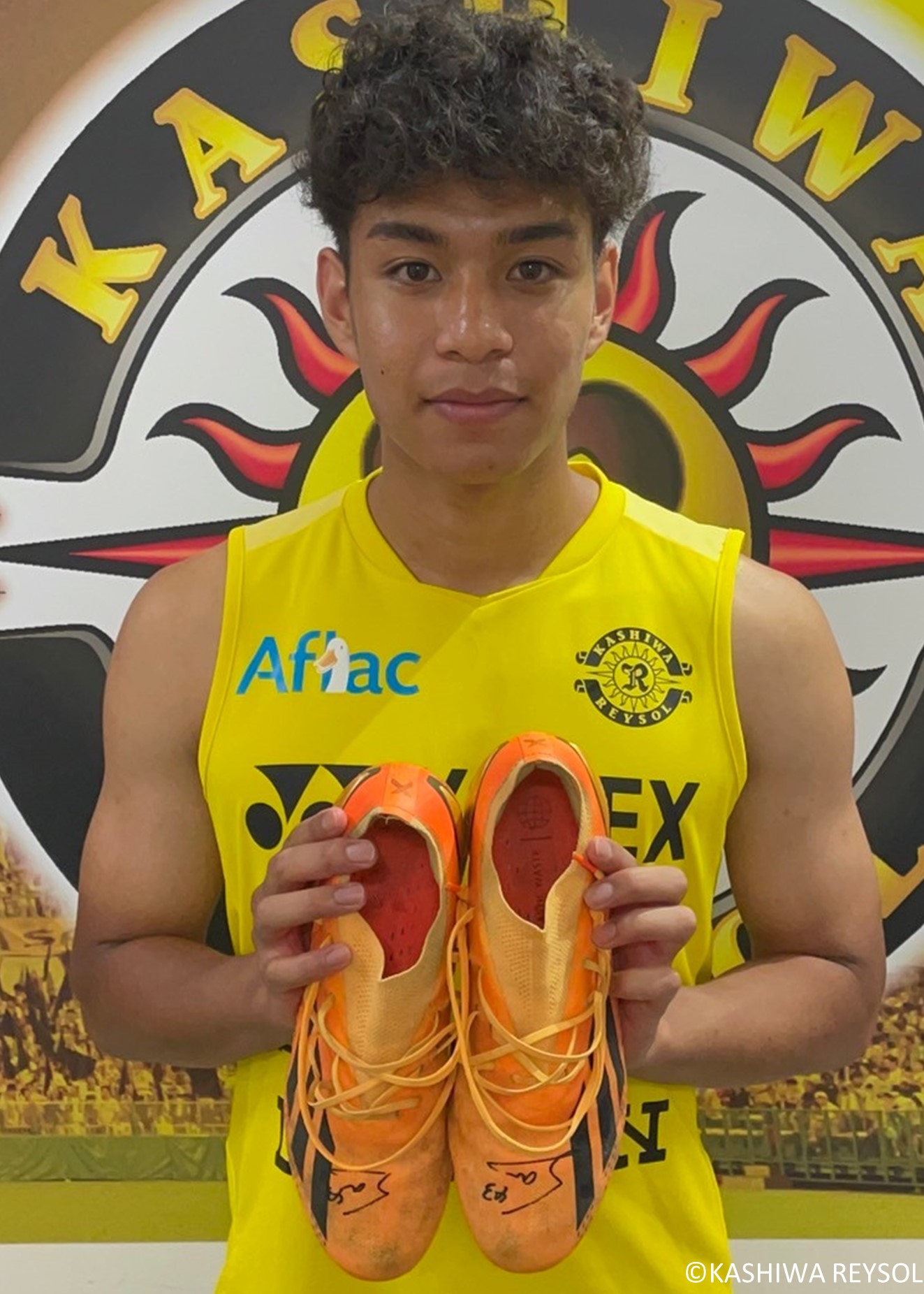セレッソ大阪　片山瑛一選手 実使用 サイン入りスパイク セレッソ大阪 片山瑛一選手 実使用 サイン入りスパイク - メルカリ