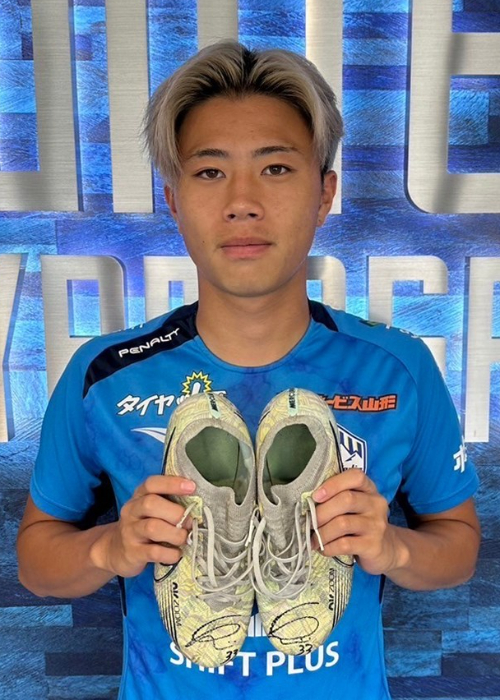 モンテディオ山形　摂津選手サイン入りスパイク HATTRICK（ハットトリック）-選手の想いをファンへ届ける公式