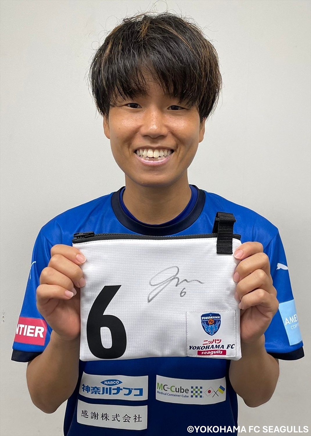 横浜FCシーガルズ　南條里緒　特大タペストリー 南條里緒 on X: 