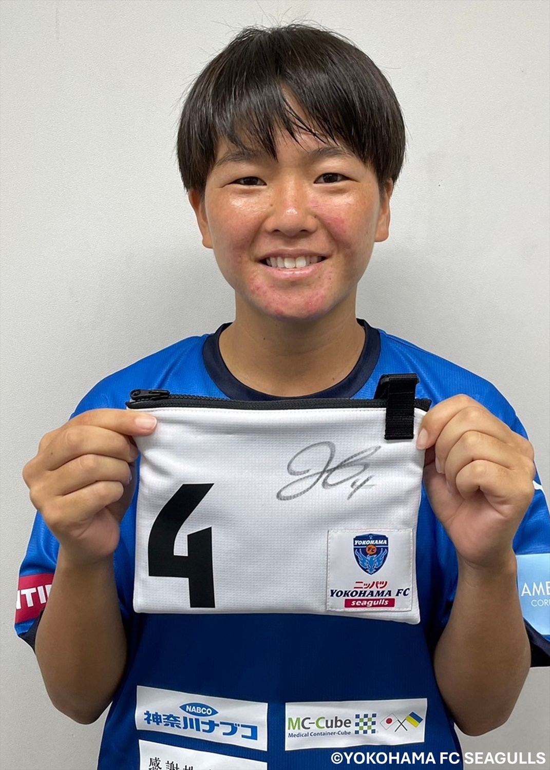 ニッパツ横浜FCシーガルズ　中居選手直筆サイン入りユニフォーム　実使用品 ニッパツ横浜FCシーガルズ 中居選手直筆サイン入りユニフォーム