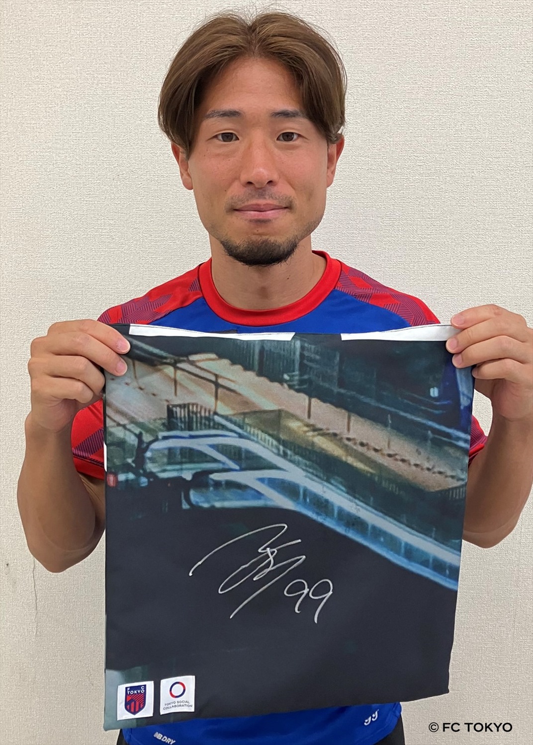FC東京　俵積田　トートバッグ　サイン入り Amazon.co.jp: 俵積田晃太選手 トートバッグ FC東京 : おもちゃ