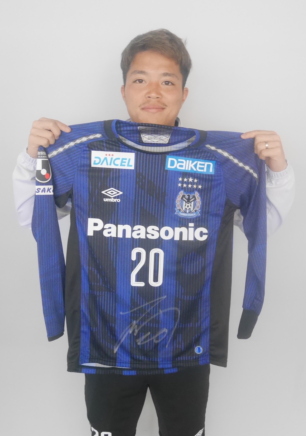 ガンバ大阪　2019シーズン直筆サイン入りユニフォーム HATTRICK（ハットトリック）-選手の想いをファンへ届ける公式