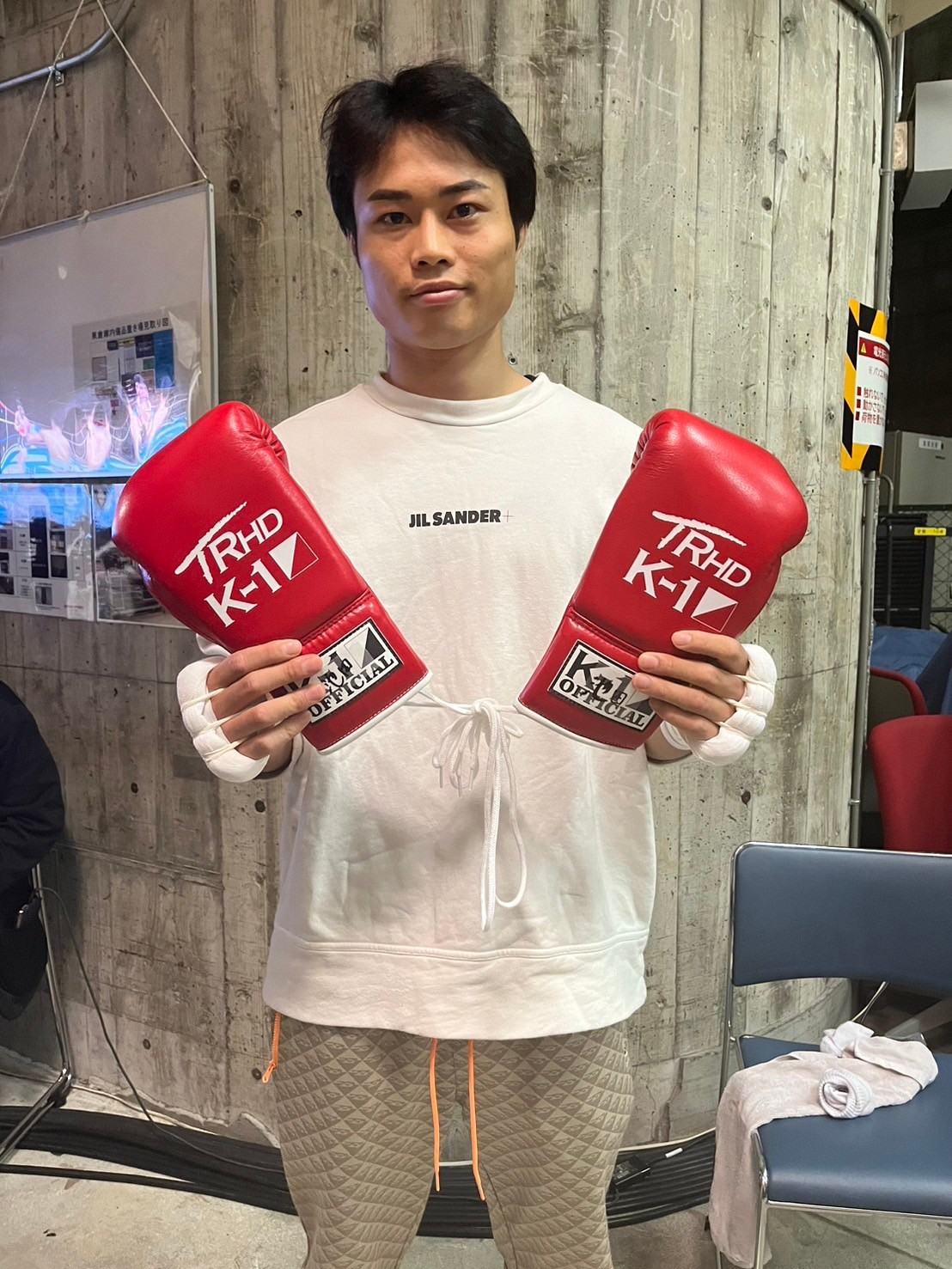 K-1ファイター 7名のサイングローブ