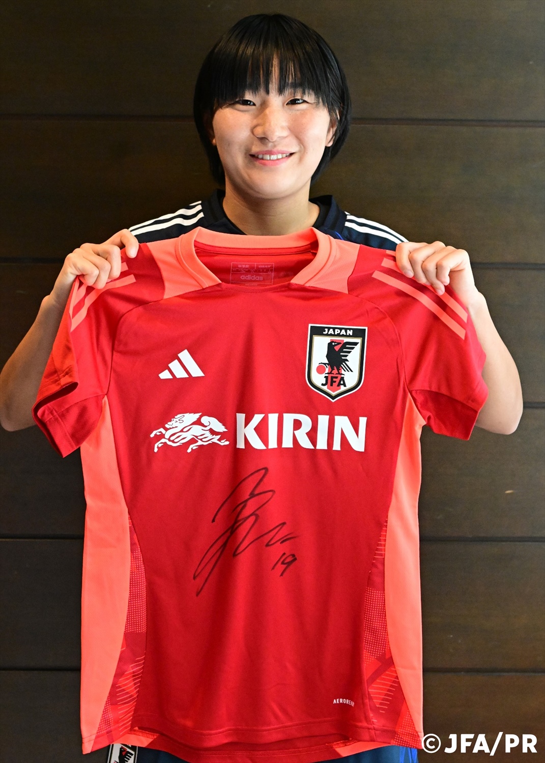 実使用サイン入り サライ・リンダー 女子ドイツ代表 HATTRICK（ハットトリック）-挑戦者の想いをファンへ届ける公式