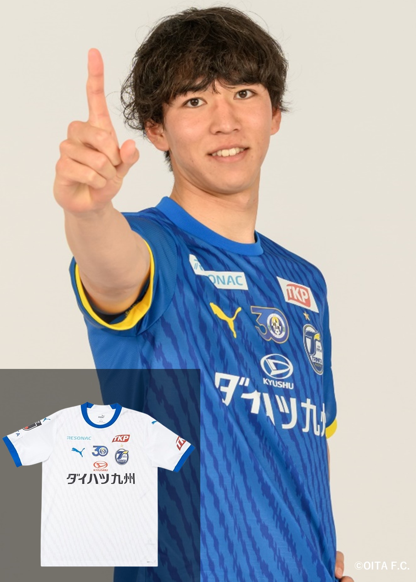 大分トリニータ　2012年 全選手直筆サイン入りユニフォーム 大分トリニータ 2012年 直筆サイン入りユニフォーム - メルカリ