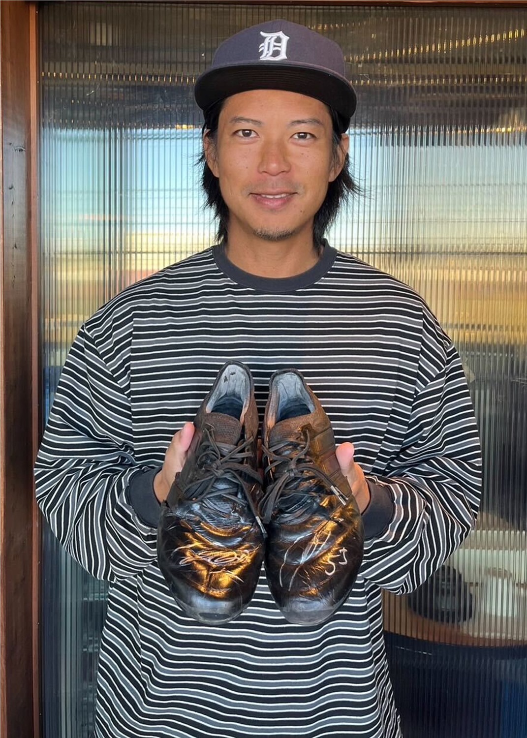 AGR 朝の靴紐 直筆サイン AGR 朝の靴紐 直筆サイン