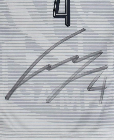 新品未使用タグ付き☆ガンバ大阪☆水本裕貴選手サイン入り☆長袖アウェイユニフォーム HATTRICK（ハットトリック）-選手の想いをファンへ届ける公式