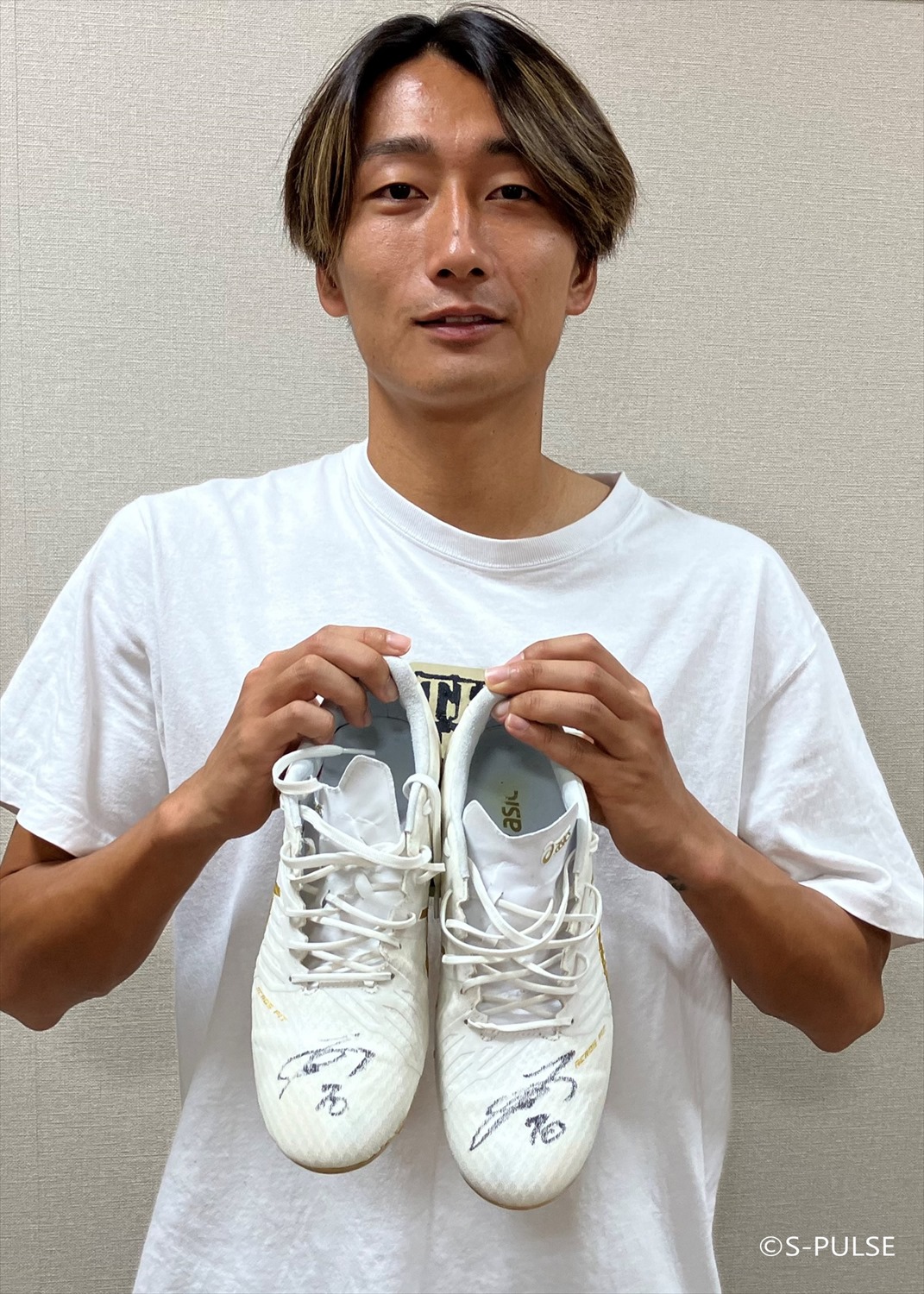 権田修一選手 サイン入りスパイク HATTRICK（ハットトリック）-選手の