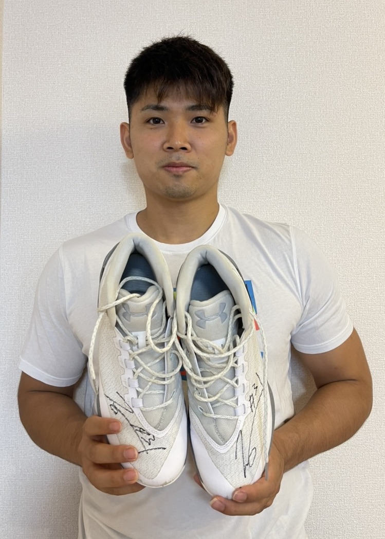 アンダーアーマー岸本隆一選手と鵤誠司選手直筆サイン入りTシャツ HATTRICK（ハットトリック）-選手の想いをファンへ届ける公式
