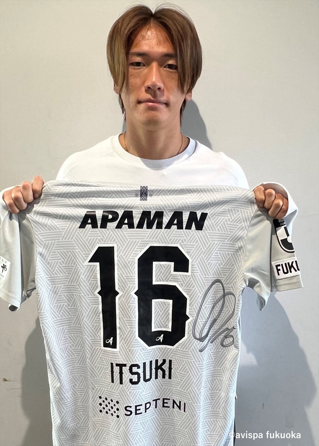 新品 未使用 2022 アビスパ福岡 城後寿 サイン入り 長袖ユニフォーム L HATTRICK（ハットトリック）-選手の想いをファンへ届ける公式