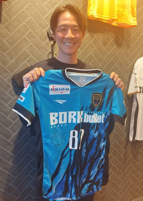 fリーグボルクバレット北九州 非売品世界に1つユニホームウーゴサイン入り HATTRICK（ハットトリック）-選手の想いをファンへ届ける公式
