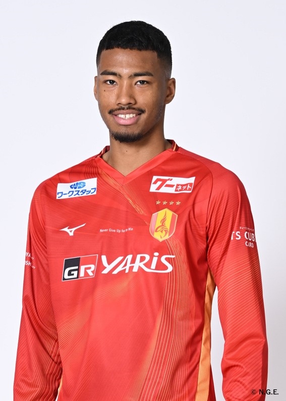 名古屋グランパス 内田宅哉 直筆サインサイン入りユニフォーム 2024 HATTRICK（ハットトリック）-選手の想いをファンへ届ける公式