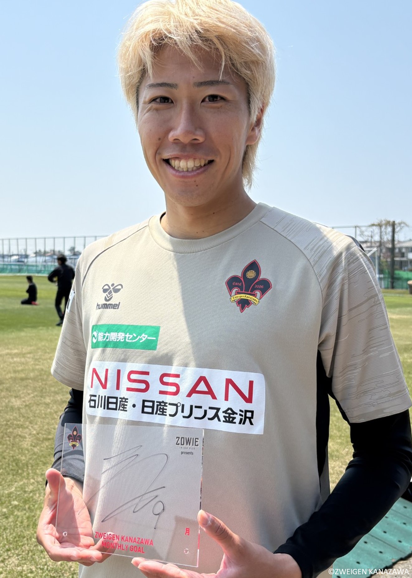 【激レア】ツエーゲン金沢直筆サイン入りポスター HATTRICK（ハットトリック）-選手の想いをファンへ届ける公式