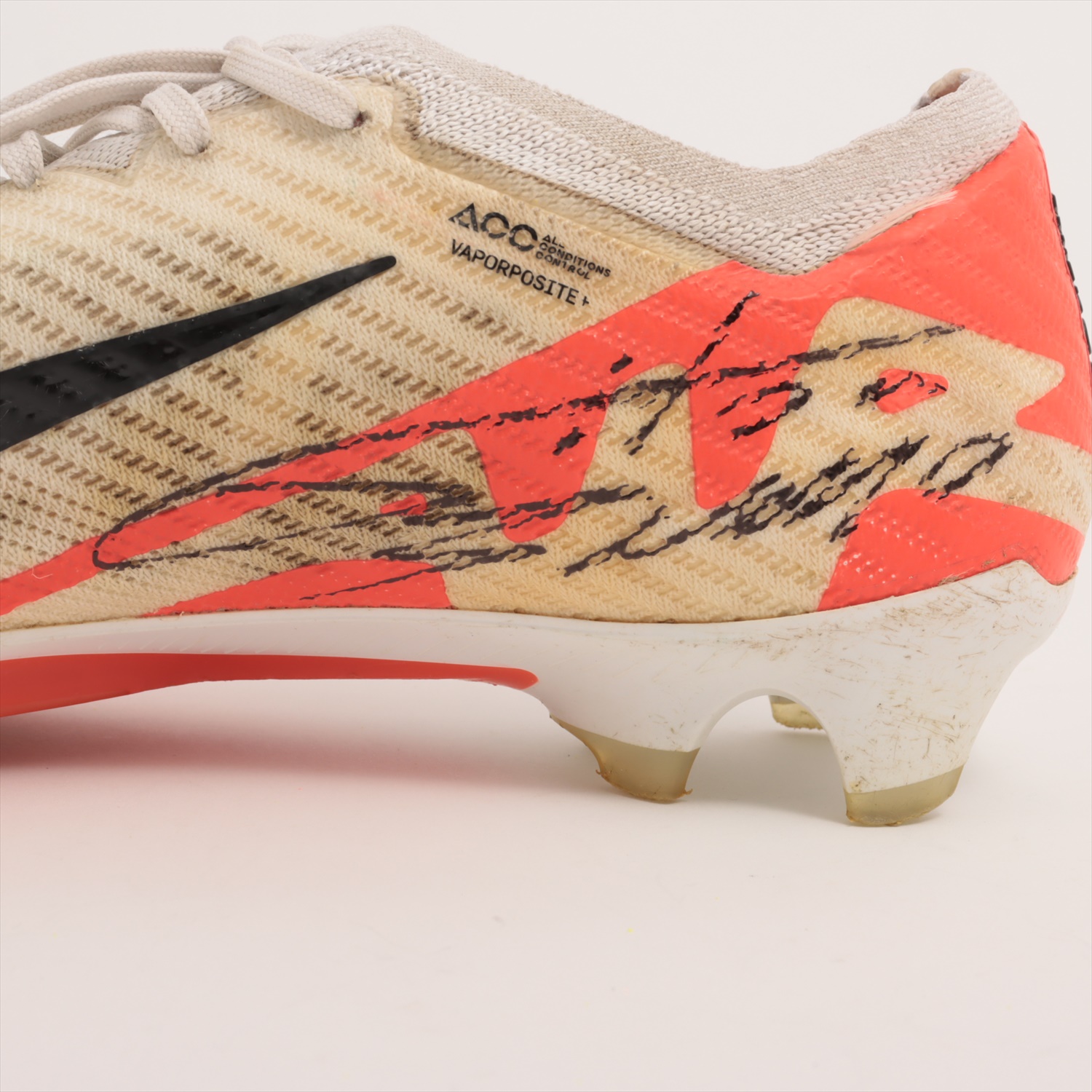 セレッソ大阪　スパイク HATTRICK（ハットトリック）-選手の想いをファンへ届ける公式