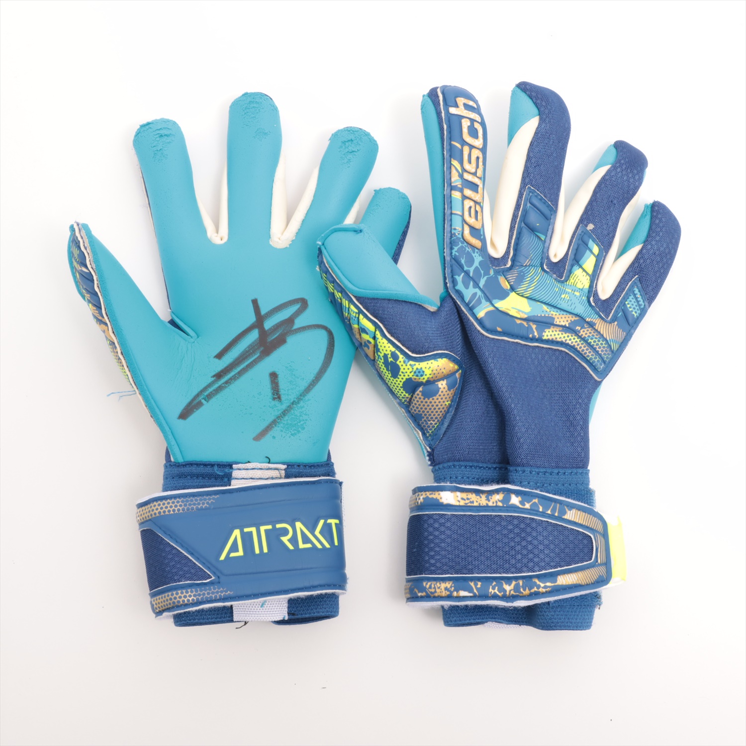 HATTRICK（ハットトリック）-選手の想いをファンへ届ける公式