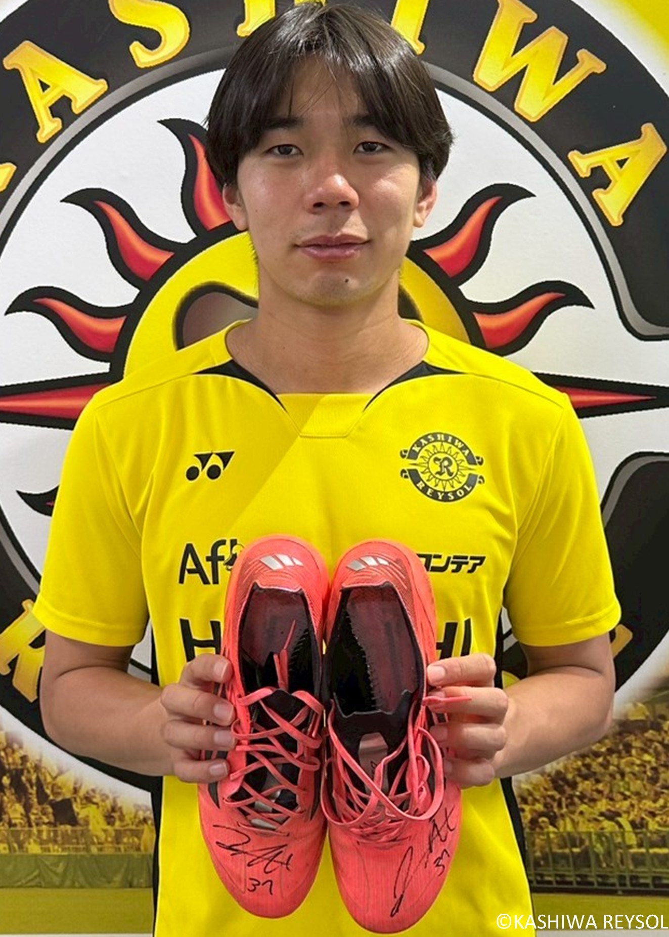 F*様 【新品未使用】　柏レイソル　2025 サイン入り公式試合球　サインボール HATTRICK（ハットトリック）-選手の想いをファンへ届ける公式