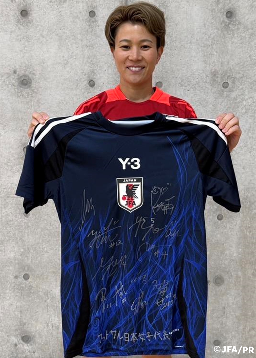 TAKA2019年女子国際親善試合 A代表レプリカTシャツサイン入りL