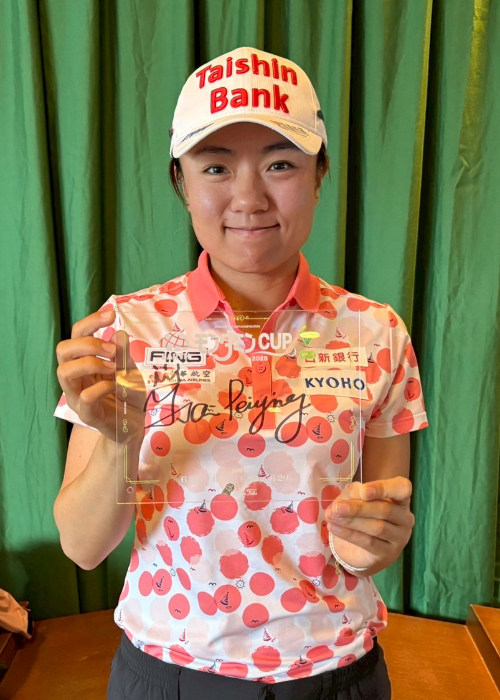アースモンダミンカップ大会記念キャップ 尾関彩美悠プロ 直筆サイン入り アースモンダミンカップ大会記念キャップ 尾関彩美悠プロ 直筆