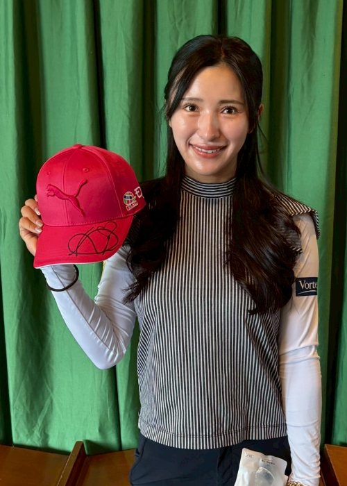 アースモンダミンカップ大会記念キャップ 尾関彩美悠プロ 直筆サイン入り アースモンダミンカップ大会記念キャップ 尾関彩美悠プロ 直筆