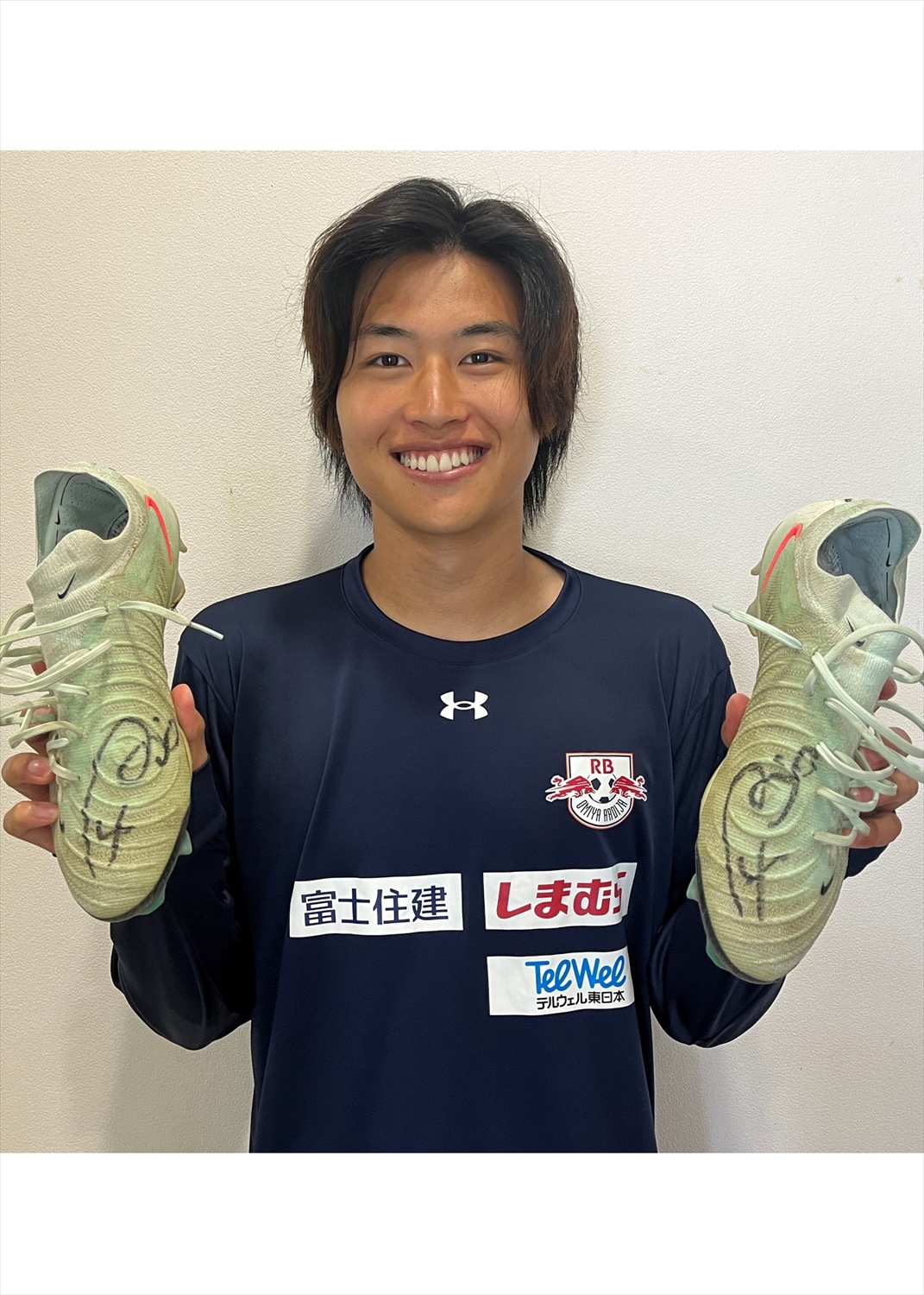 ラオニッチ　本人着用　シューズ　サイン入り HATTRICK（ハットトリック）-選手の想いをファンへ届ける公式