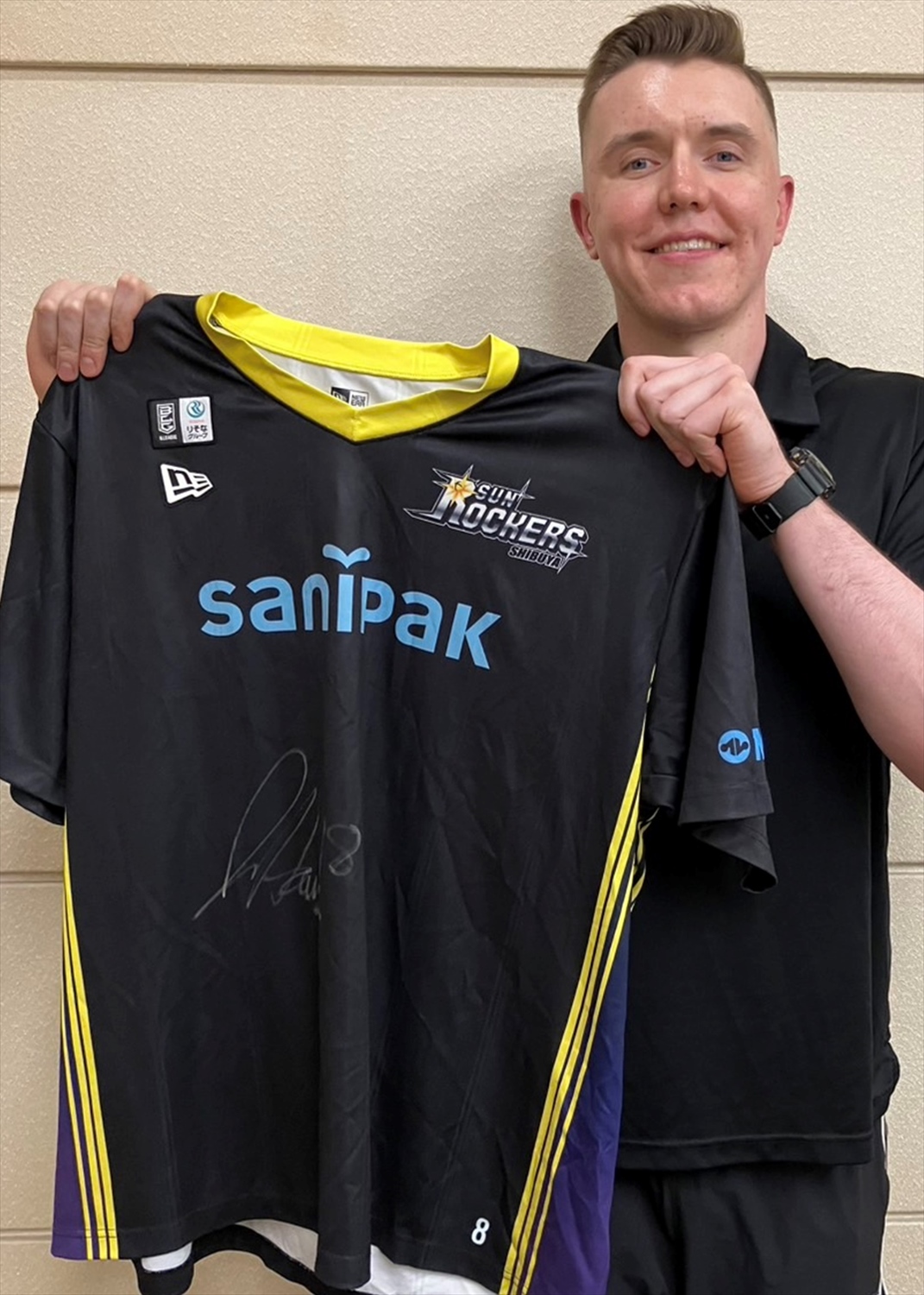 サンロッカーズ渋谷 #8 ホーキンソン選手サイン入りレプリカ