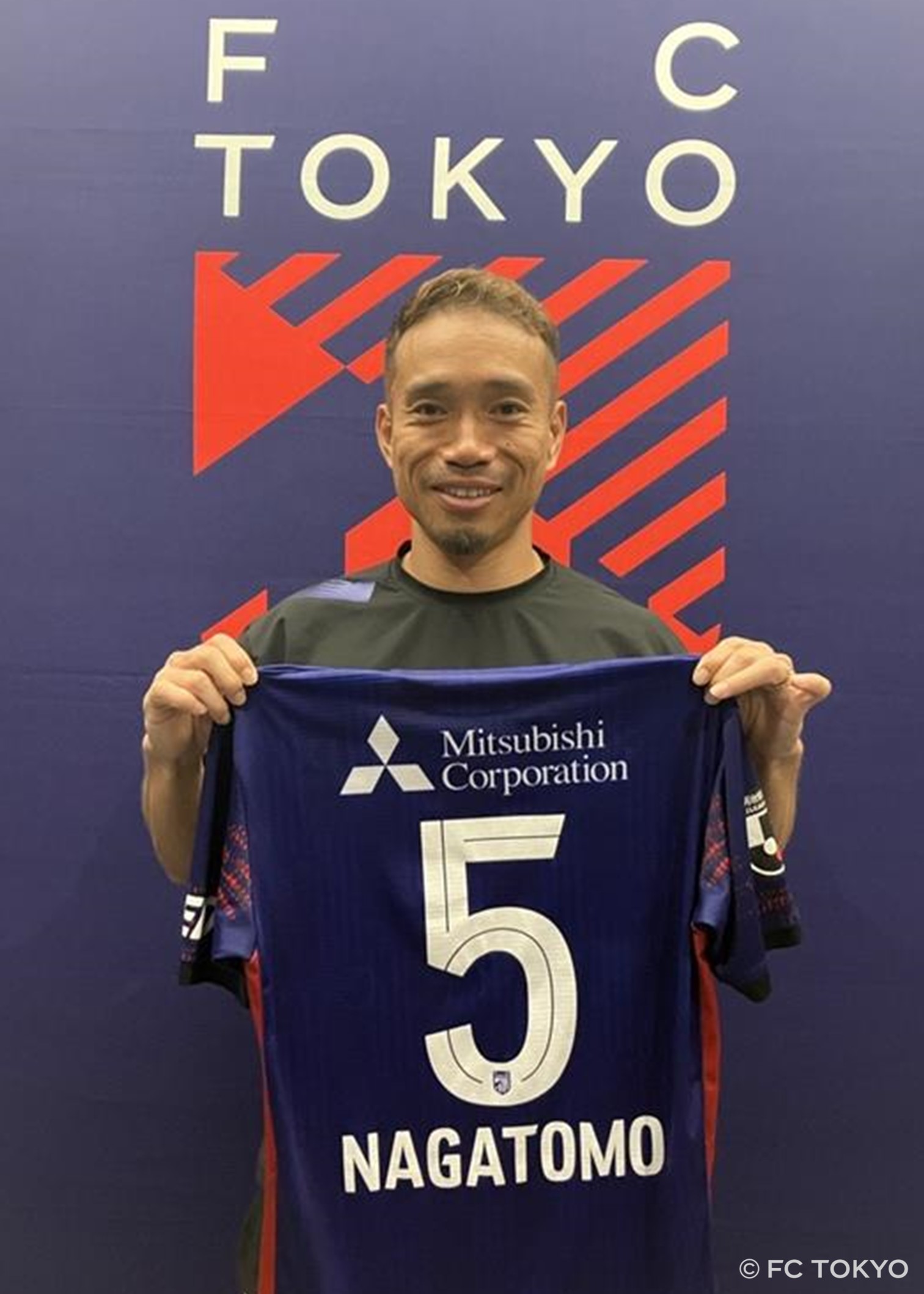♡新品同様♡【長友佑都 直筆サイン】［ユニフォーム］ABCマート　当選　限定 HATTRICK（ハットトリック）-選手の想いをファンへ届ける公式
