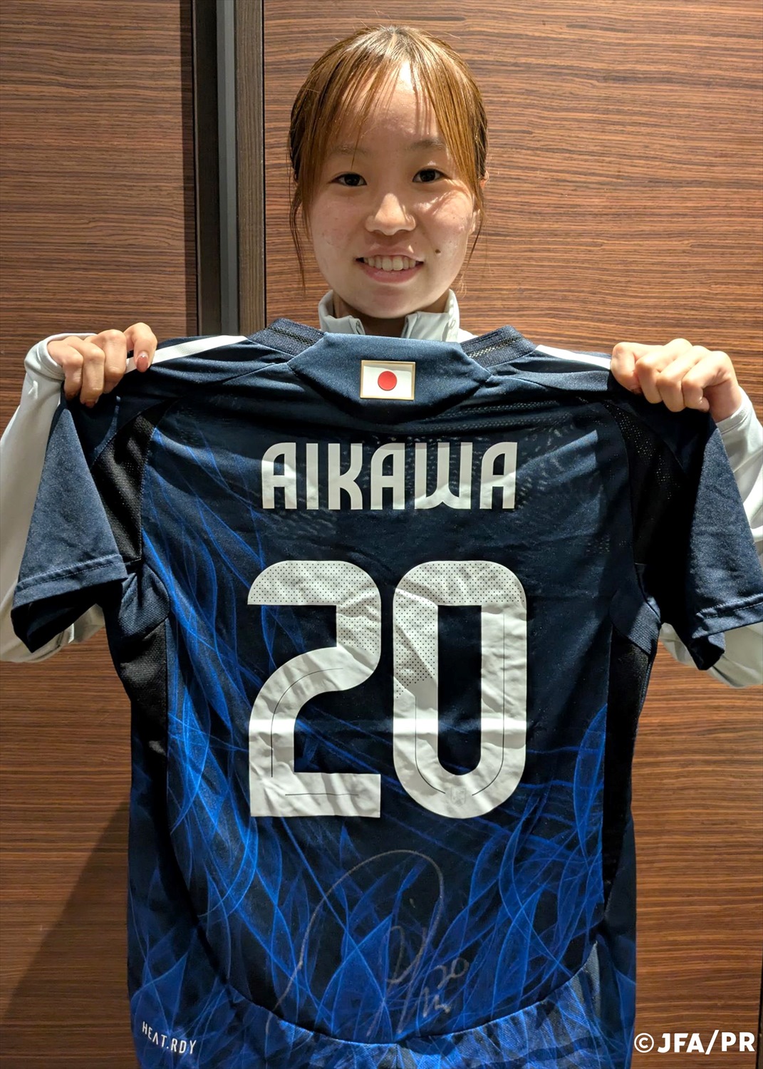 TAKA2019年女子国際親善試合　A代表レプリカTシャツサイン入りLサイ Kemari87 KISHISPO / アディダス サッカー日本代表 2022 ホーム