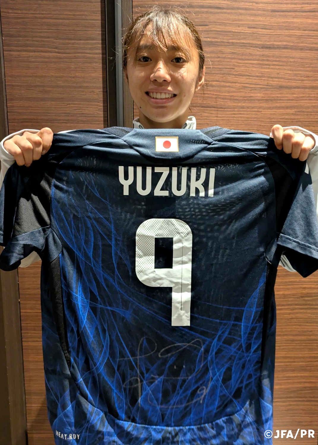 TAKA2019年女子国際親善試合　A代表レプリカTシャツサイン入りLサイ Kemari87 KISHISPO / アディダス サッカー日本代表 2022 ホーム