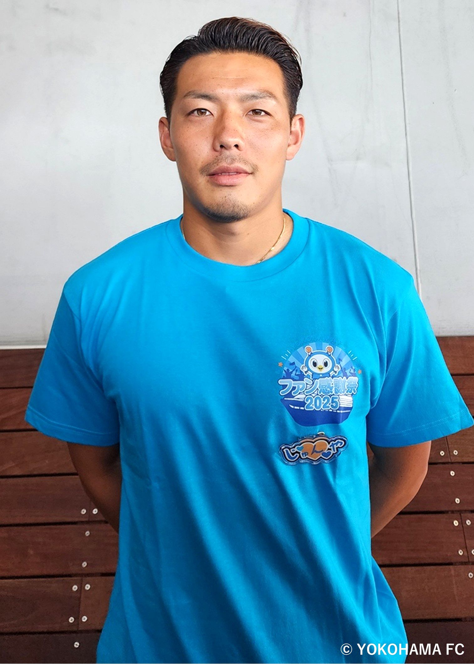 横浜fC　ウエア　Tシャツ　サイン入り　激レア HATTRICK（ハットトリック）-選手の想いをファンへ届ける公式
