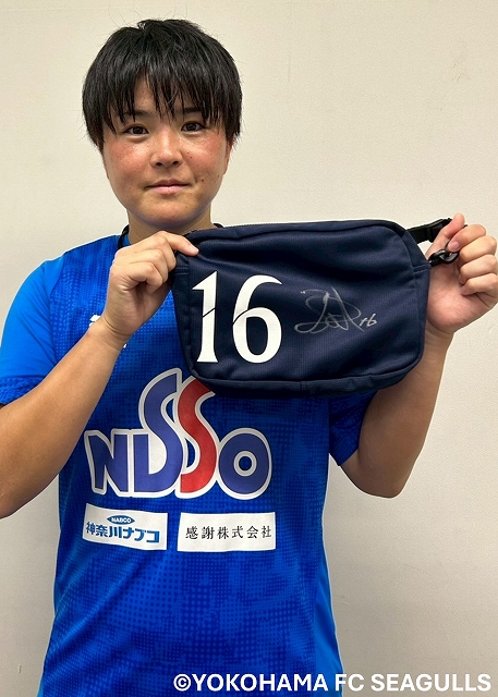ニッパツ横浜FCシーガルズ　中居選手直筆サイン入りユニフォーム　実使用品 HATTRICK（ハットトリック）-選手の想いをファンへ届ける公式