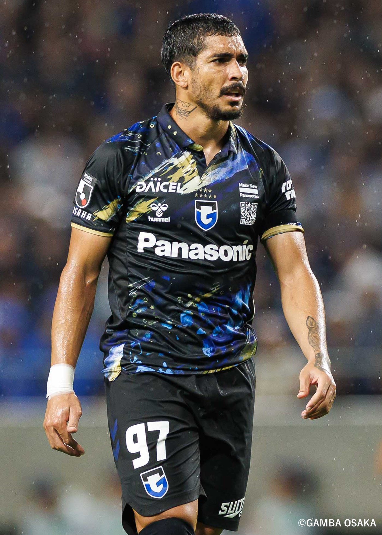 最新2025年　ガンバ大阪　サイン入りＴシャツ HATTRICK（ハットトリック）-選手の想いをファンへ届ける公式
