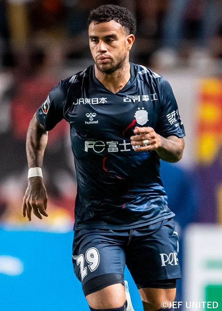 カルリーニョスジュニオ選手　実使用・直筆サイン入りユニフォーム HATTRICK（ハットトリック）-選手の想いをファンへ届ける公式